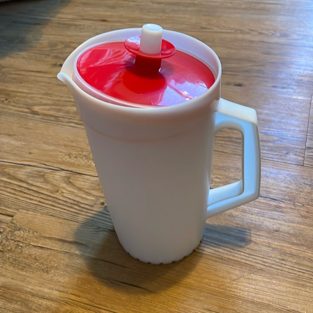 Tupperware small pitcher
